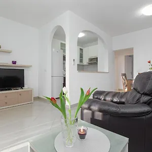 Apartment Koraca B4, Kirmenjak